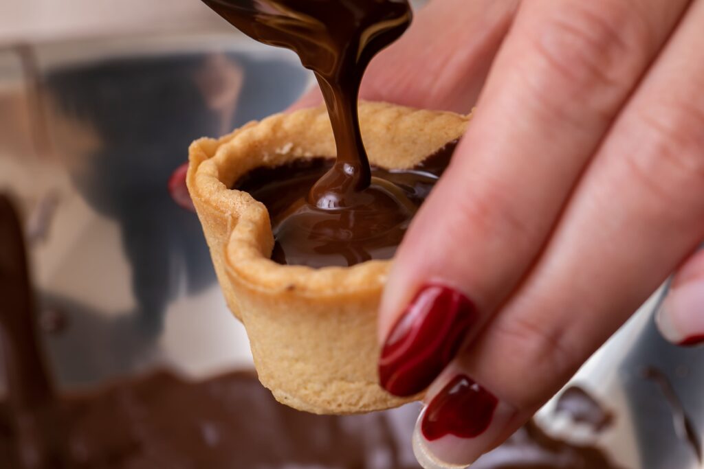 オーブンを使わずに作るチョコレートケーキタルト